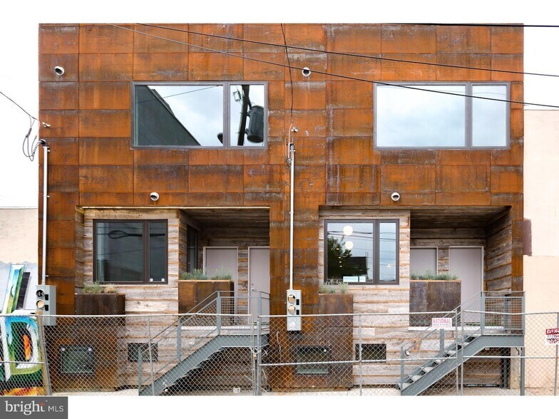 Building Photo - 1308 N Hope St