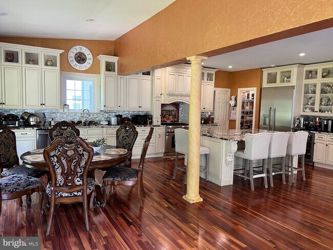 Building Photo - 3911 Arbor Crest Way