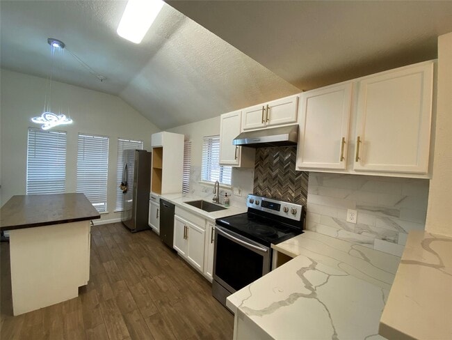 Building Photo - 4803 Shadowdale Dr