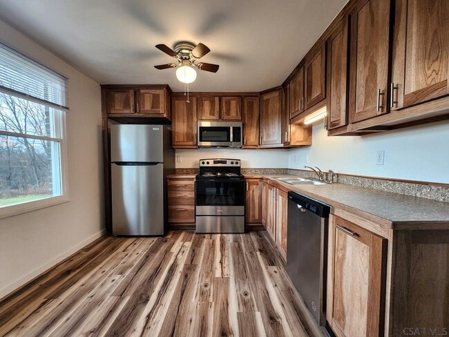 Building Photo - 429 Devon Dr