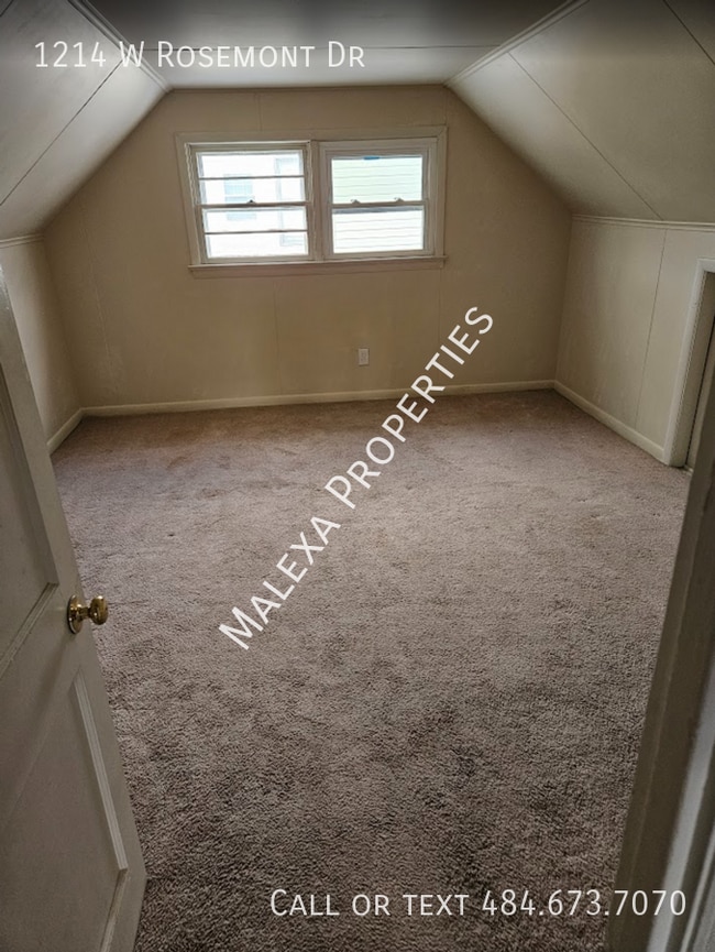 Building Photo - 1214 W Rosemont Dr