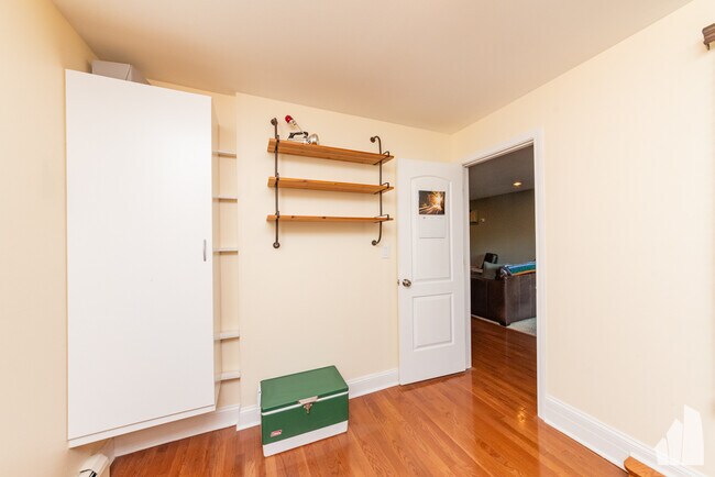 Building Photo - 4136 N California Ave