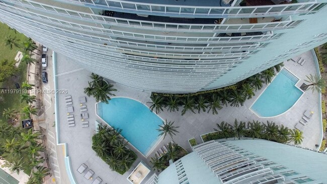 Building Photo - 1900 N Bayshore Dr