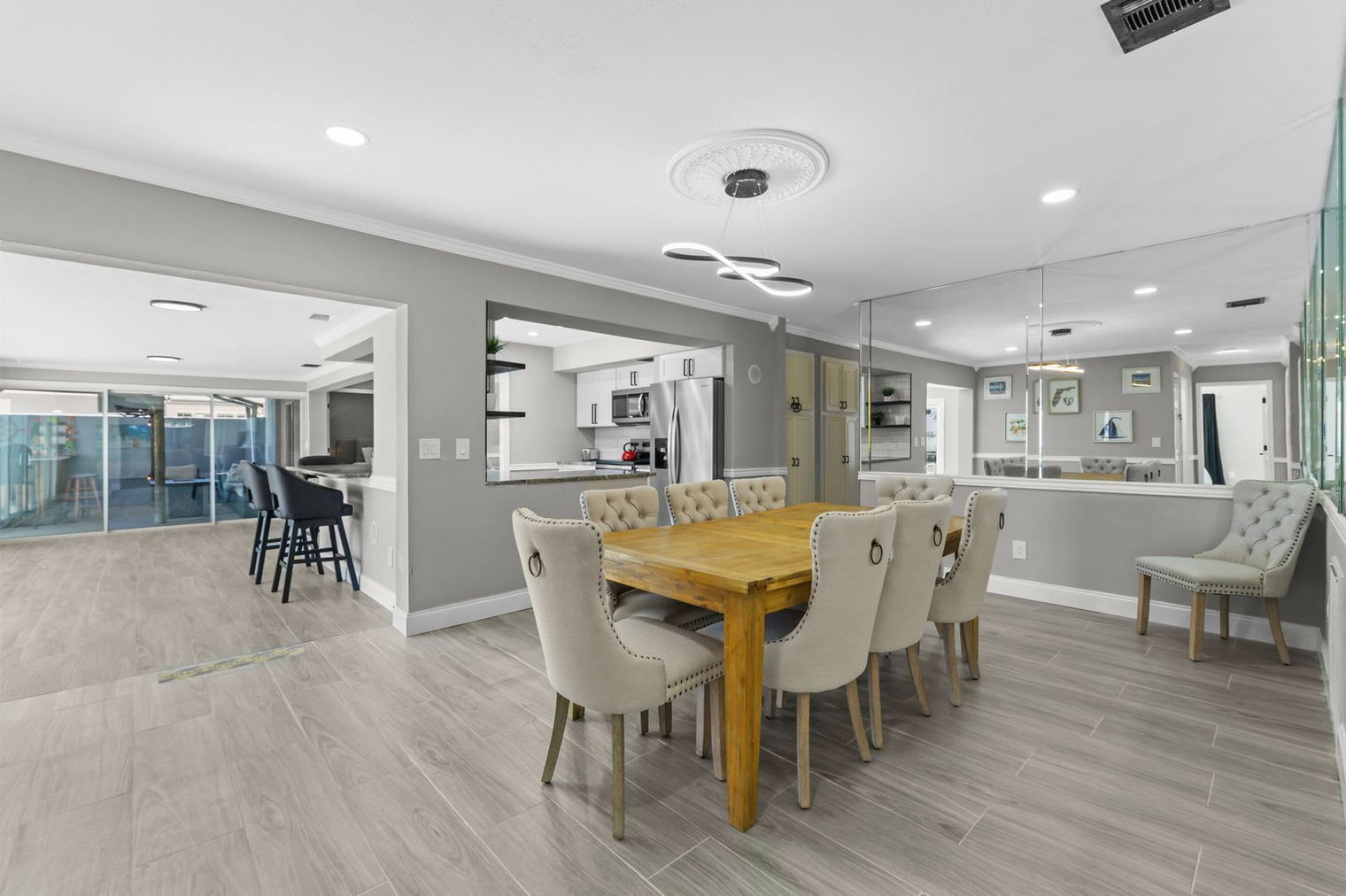 Building Photo - 3921 Americana Dr