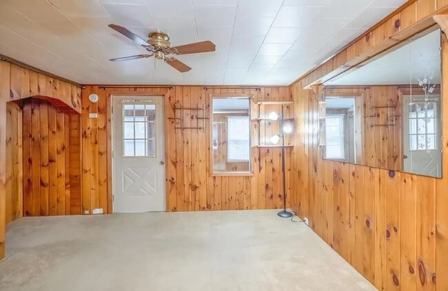 Building Photo - 2 Bedroom Apartment - Midtown Kingston