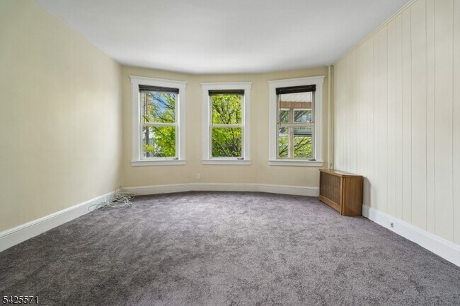 Building Photo - 7 Beekman St