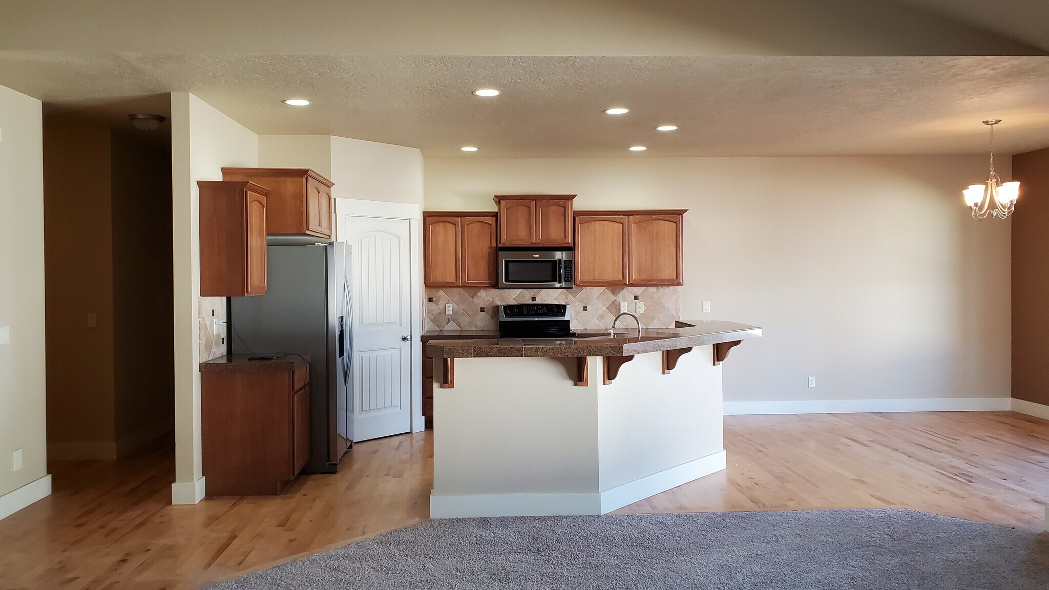 Building Photo - 638 W Cedar Pointe Way