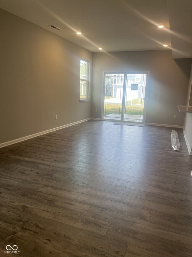 Building Photo - 2607 Plano Dr