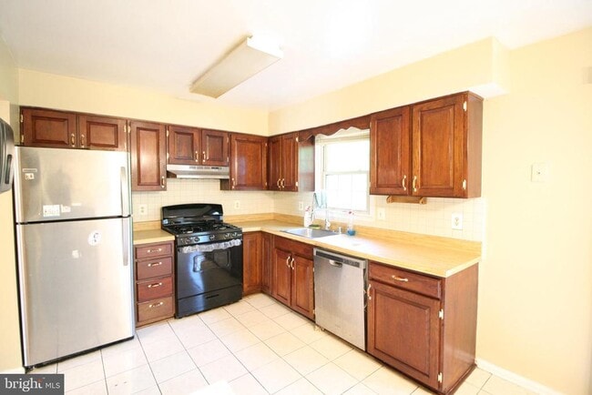 Building Photo - 130 Deer Park Ln