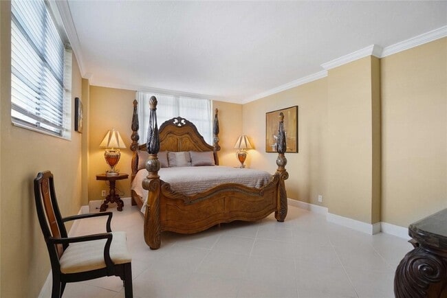 Building Photo - 4250 Galt Ocean Dr