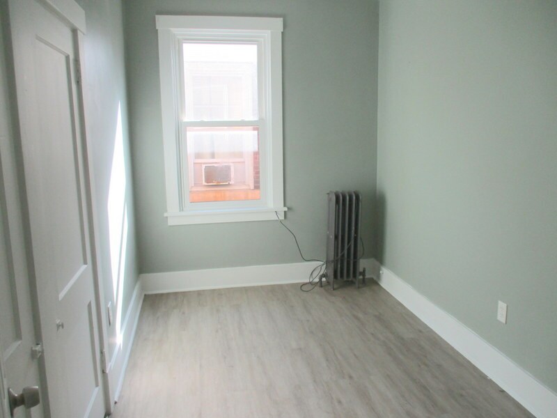 Building Photo - 328 Park Rd