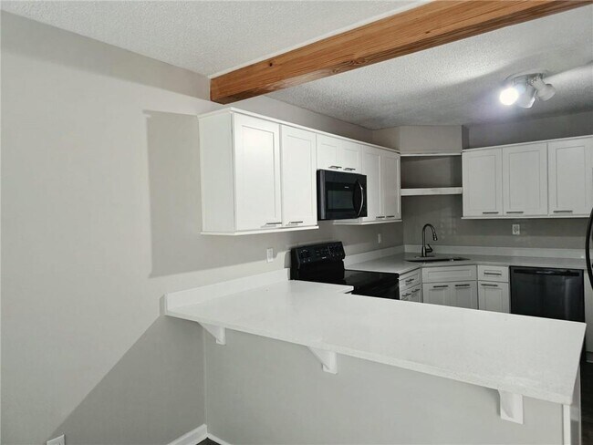 Building Photo - 3363 Columbia Trce