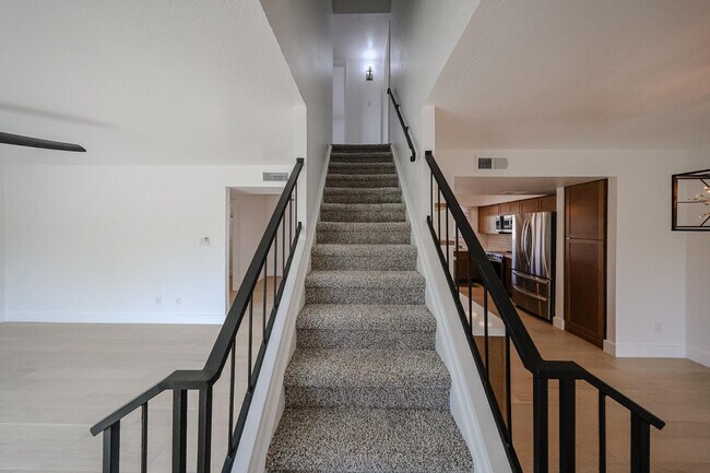 Building Photo - 8372 E Solano Dr