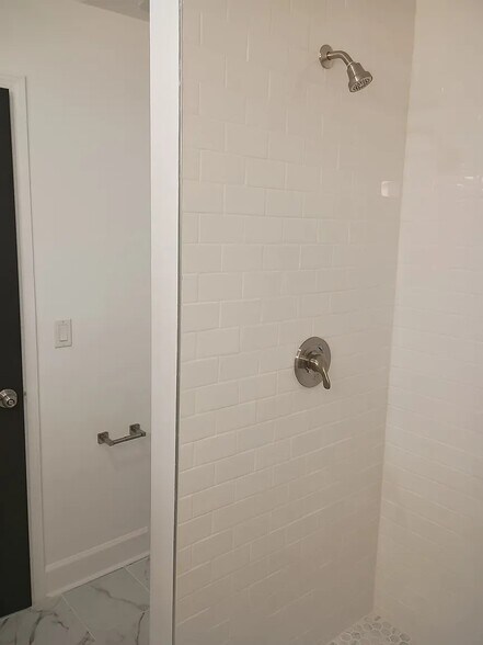 Building Photo - 731 N Price Rd