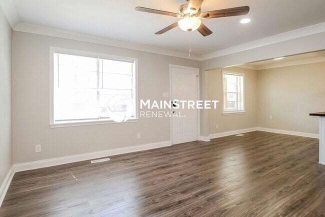 Building Photo - 4 Bedroom Pet-Friendly Home in HUEYTOWN, AL with Main Street Renewal