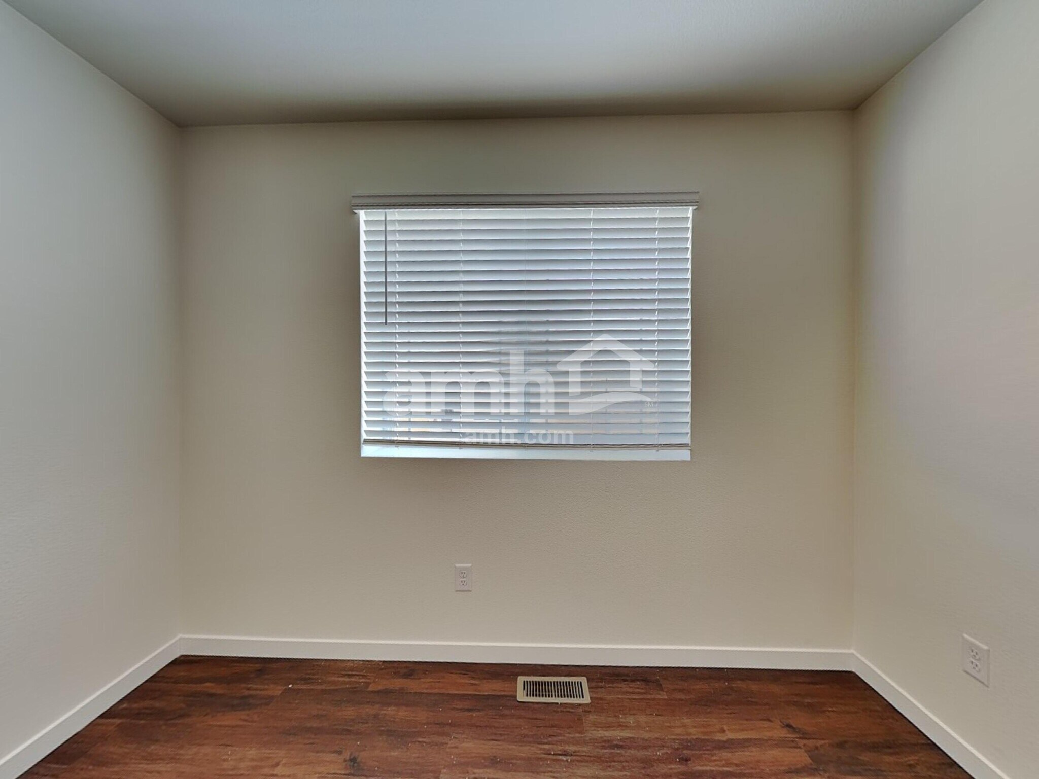 Building Photo - 11677 Logans Rdg Dr