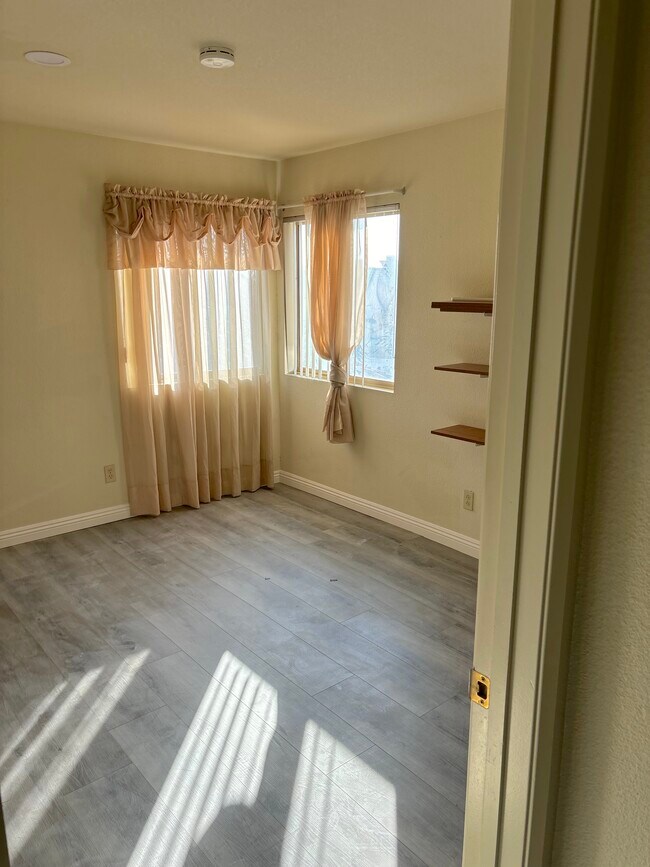 Bedroom 3 - 21330 Dickinson Rd