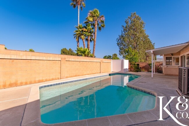 Building Photo - Stunning 4-Bedroom Simi Valley Home with P...