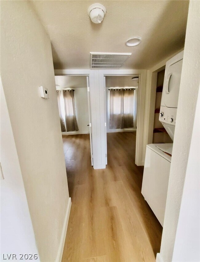 Building Photo - 2121 Oceanus Ln