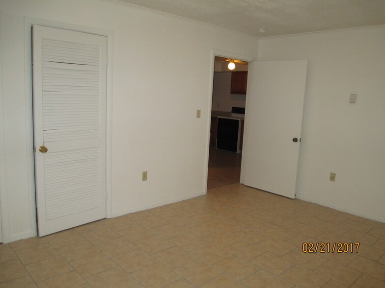 Building Photo - 1292 US-44