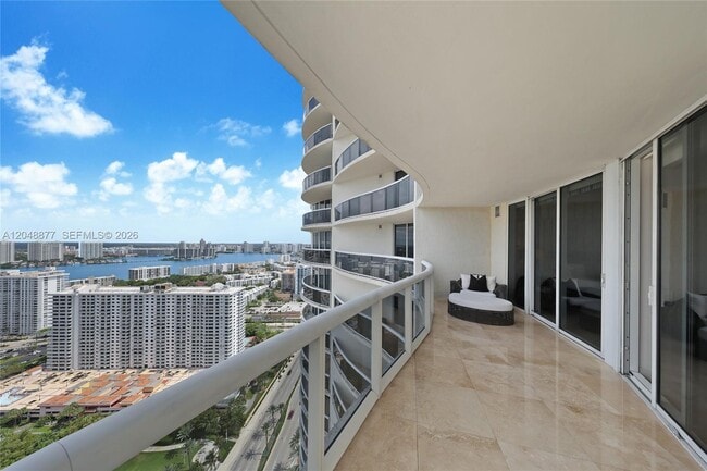 Building Photo - 17201 Collins Ave
