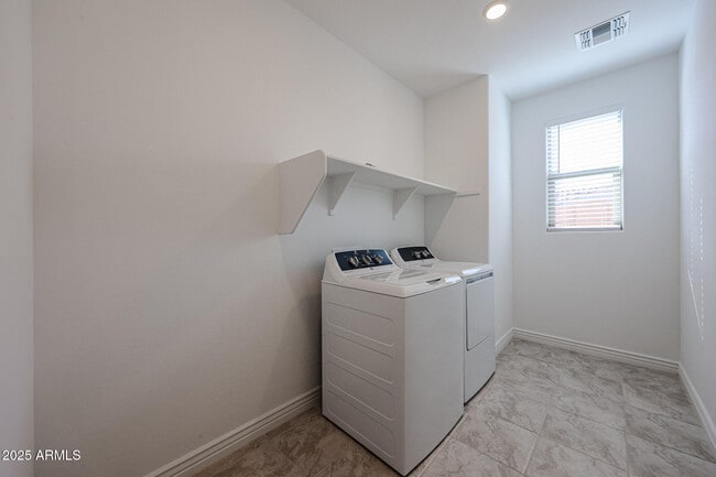 Building Photo - 25128 N 171st Ave