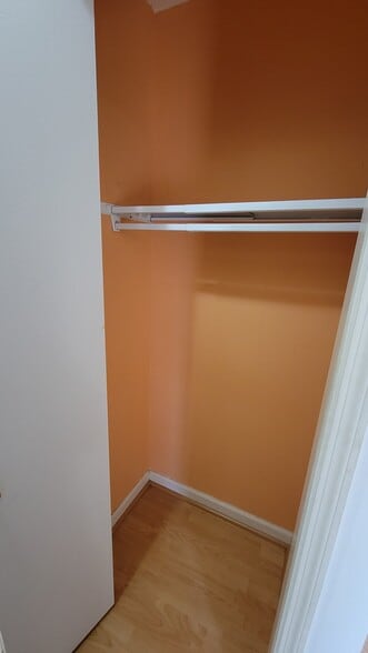 Building Photo - 131 Brookside Pl