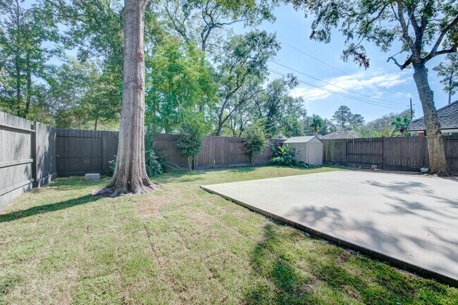 Building Photo - 31302 Baker Lake Dr