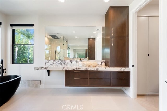 Building Photo - 17437 Oak Creek Ct