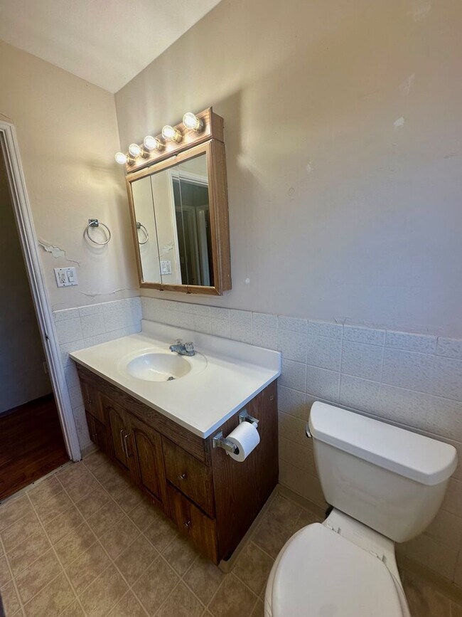 Building Photo - Large home in West Chula Vista
