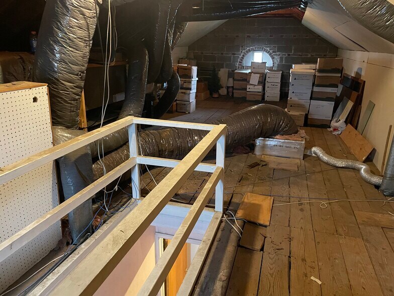 Building Photo - 712 Macdade Blvd