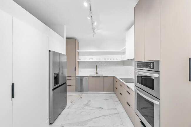 Building Photo - 5136 Lake Catalina Dr