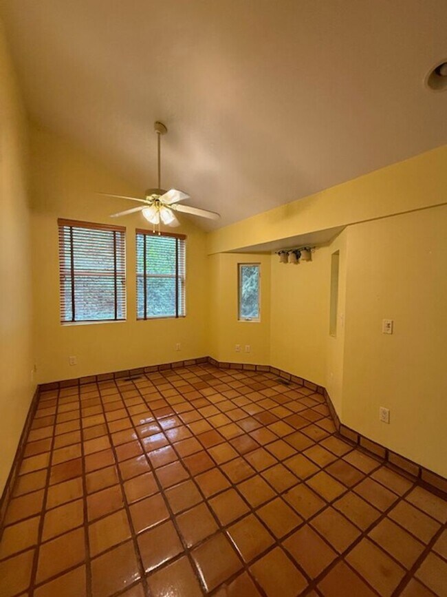 Building Photo - Potomac View