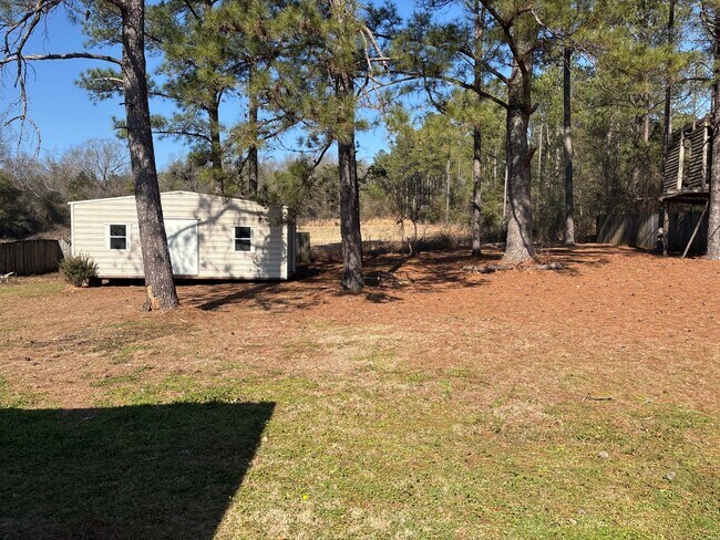 Building Photo - AVAILABLE NOW!