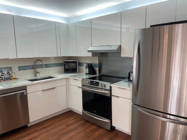Building Photo - 3526 La Palmas Ct