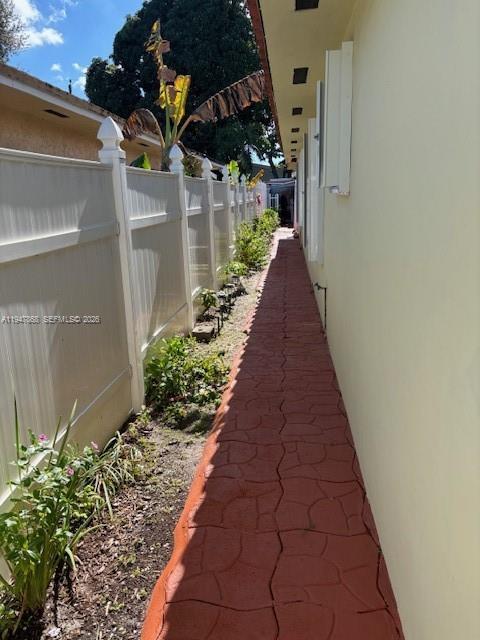 Building Photo - 640 E 30th St