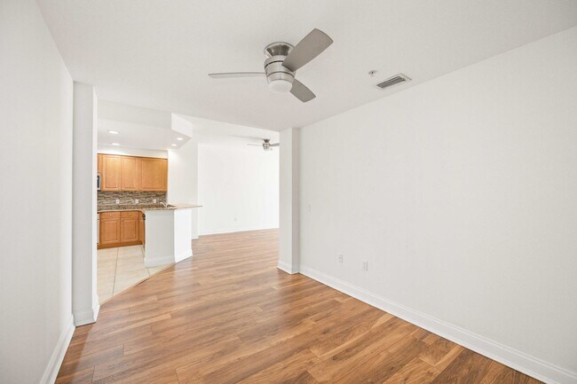 Building Photo - 606 Riviera Dunes Way