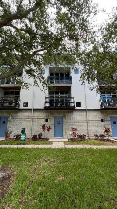 Building Photo - 5008 S MacDill Ave