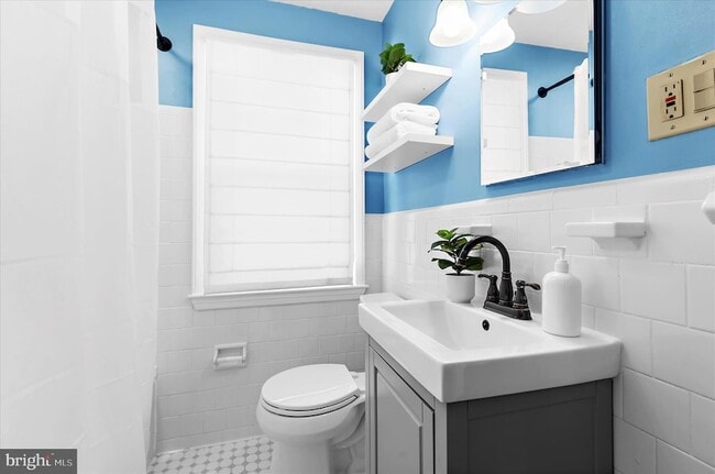 Building Photo - 312 Small Ct