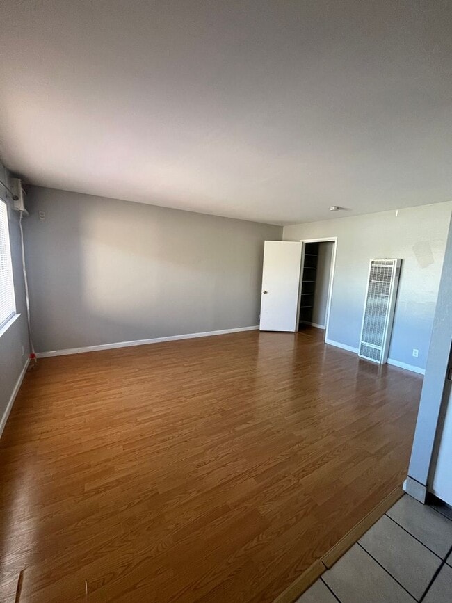 Interior Photo - 1215 A St
