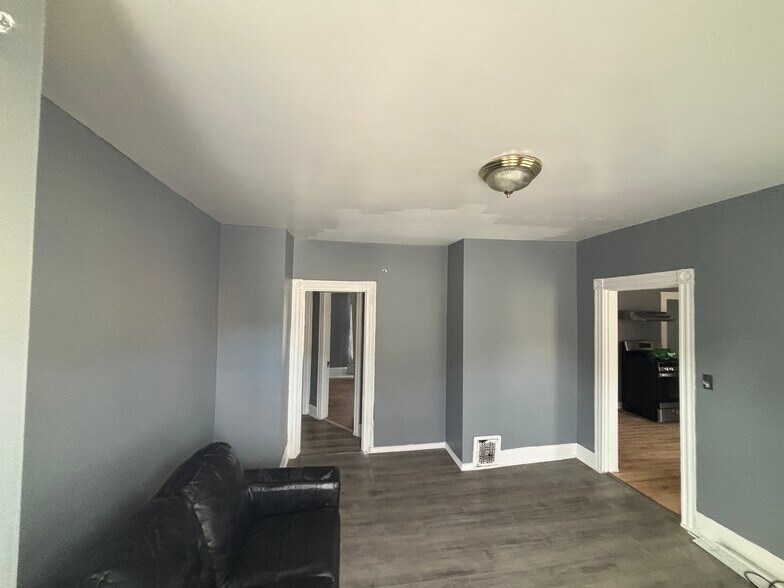 Living room #1 - 29 Derby St