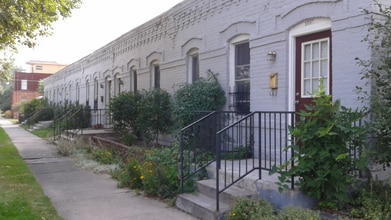 Building Photo - 2551 Grove St