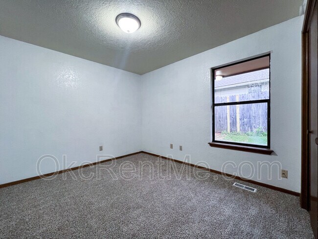 Building Photo - 6801 Chisholm Ct