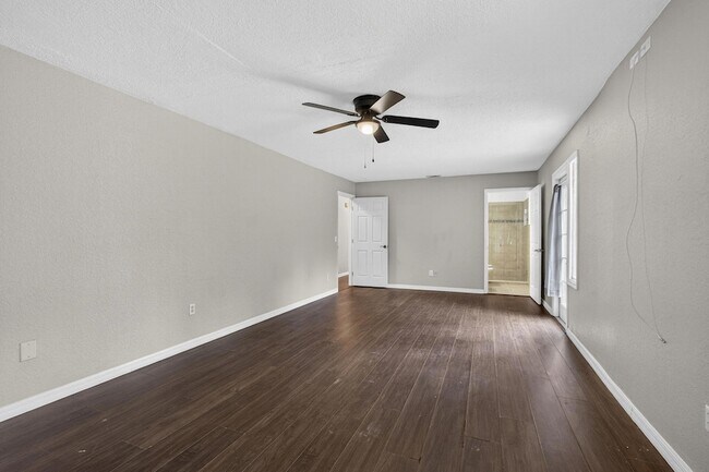 Building Photo - 16932 Okeechobee Blvd