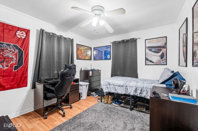 Building Photo - Home For Rent!