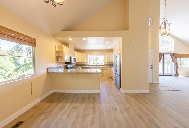 Building Photo - 3 Bedroom + Loft + Office Oceanside Home