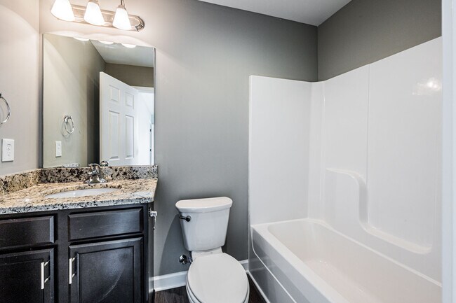 Building Photo - 195 Creekwood Ave