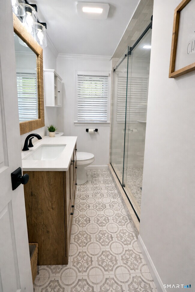 Building Photo - 74 Oldfield Dr