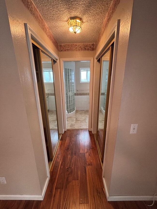 Building Photo - 3 Bedroom 2 Bathroom Single Family home in...