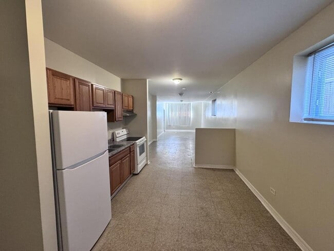 Building Photo - 2931 N Rutherford Ave